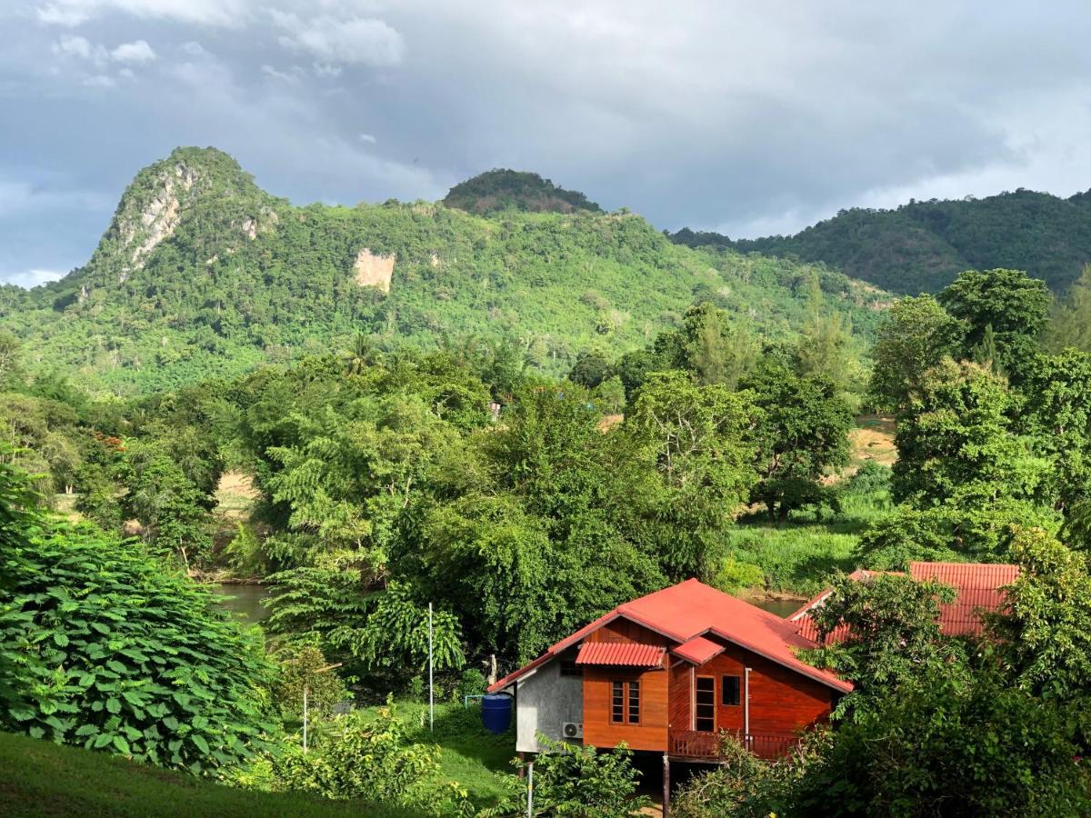 Baanrai Khunya บ้านไร่คุณย่า Ban Huai Maenam Noi Exterior foto